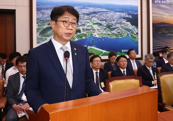 박상우 국토교통부 장관이 25일 오전 서울 여의도 국회에서 열린 국토교통위원회 전세사기 피해자 지원 대책 관련 청문회에서 발언하고 있다. /사진=뉴스1