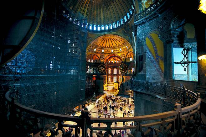 아야 소피아 모스크(성 소피아 성당)의 내부