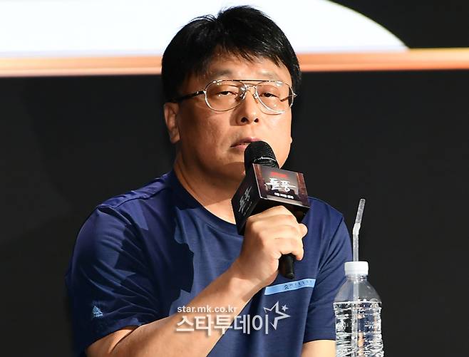 박경수 작가. <강영국 기자>