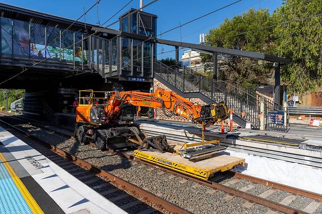 Hyundai Movex at work on Hurlstone Park Station in Sydney's Southwest, a project for Australia's Sydney Metro set for completion by year-end. (Sydney Metro)