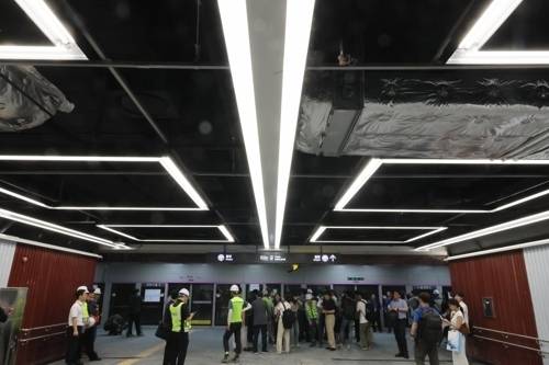 6월 29일 개통을 앞둔 GTX-A 구성역 - 6월 29일 개통을 앞둔 경기도 용인 수도권 광역급행철도(GTX) 구성역에서 국토교통부 출입기자단이 시설을 둘러보고 있다.  연합뉴스