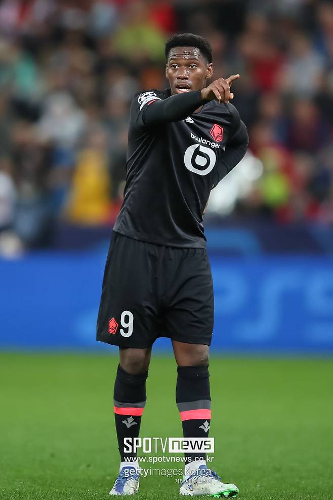 ▲ 릴의 조너선 데이비드를 두고 토트넘 홋스퍼가 영입 협상을 벌이고 있는 것으로 보인다.