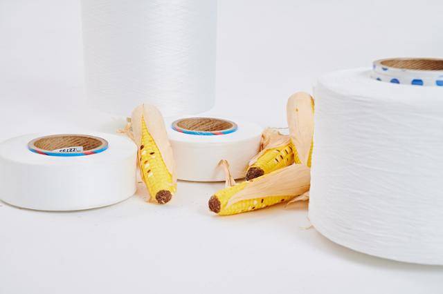 효성티앤씨가 세계최초로 상용화에 성공한 리젠 바이오스판덱스. 옥수수에서 추출한 원료로 제작됐다.