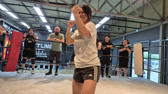 Mary is ready to rumble. [PWS KOREA]