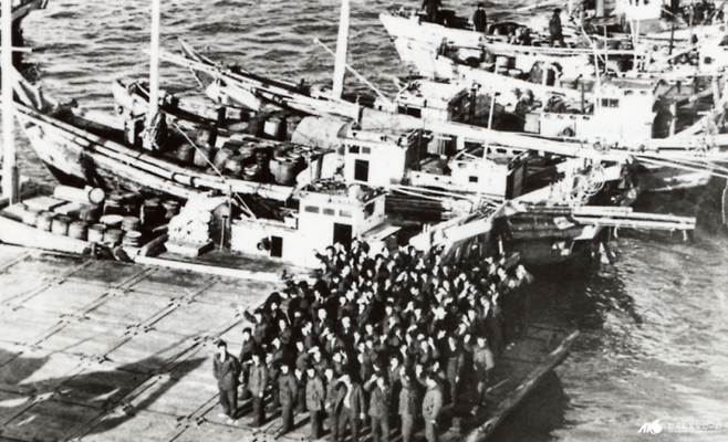 납북됐다 귀환한 어부들[사진=한국학중앙연구원 제공]