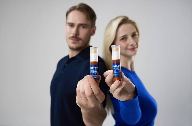 '김태희 비타민', '비타민계의 에르메스'라 불리는 고용량 비타민의 인기가 날로 치솟고 있다. 사진은 대표적인 고용량 비타민인 동아제약의 '오쏘몰 이뮨'./동아제약