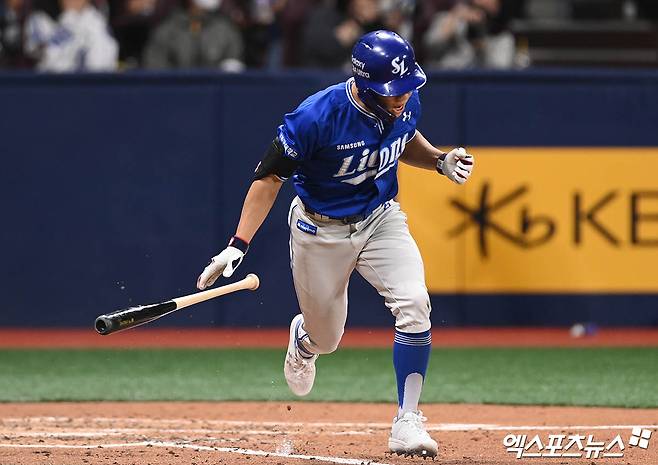 삼성 내야수 김지찬은 27일 잠실구장에서 열린 '2024 신한 SOL Bank KBO 리그' LG와 주중 3연전 마지막 경기에서 1번타자 중견수로 선발 출전했다. 안타와 4사구 2개로 3번 누상에 나선 뒤 도루 3개를 성공해 LG 내야진을 흔들었다. 엑스포츠뉴스 DB