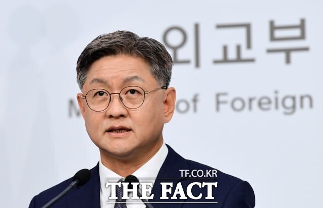 임수석 외교부 대변인은 지난 27일 정례브리핑에서 러시아 측의 표현을 그대로 인용해 "돌이킬 수 없는 결과를 초래하지 않도록 실수하지 말 것을 경고한다"고 밝혔다. 임 대변인의 이같은 답변은 지난 19일 북러 정상회담 이후 가장 수위가 높았던 것으로 풀이된다. /임영무 기자