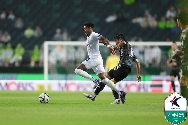 전북 상대로 활약한 린가드. ⓒ 한국프로축구연맹