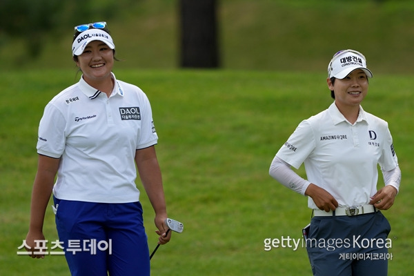 유해란과 이소미 / 사진=Gettyimages 제공