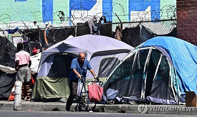 LA 시내의 노숙자 텐트촌 [AFP 연합뉴스 자료사진. 재판매 및 DB 금지]