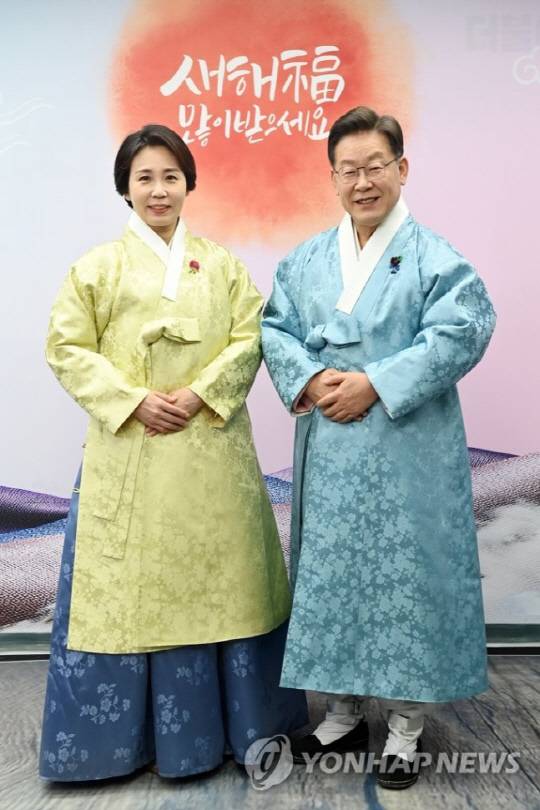 이재명(오른쪽) 전 더불어민주당 대표와 배우자 김혜경씨. <국회사진기자단, 연합뉴스>