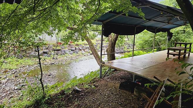 20240629_134818.jpg 장모님 생신 비오는 날 계곡 닭백숙과 오리주물럭