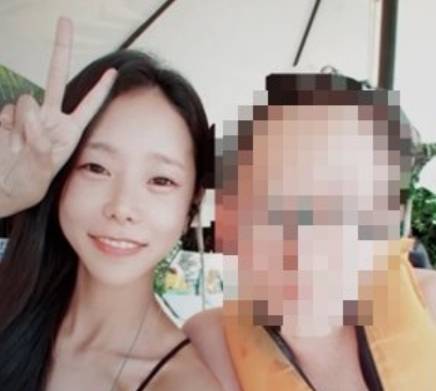 사진은 이은해(왼쪽)와 남편 윤씨의 모습. /사진=온라인커뮤니티 갈무리