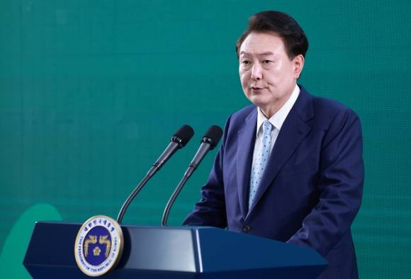 정신건강정책 혁신위 1차 회의, 윤석열 대통령 발언 - 윤석열 대통령이 지난달 26일 서울 광진구 보건복지부 국립정신건강센터에서 열린 ‘정신건강정책 혁신위원회 1차 회의’에서 발언하고 있다.  연합뉴스