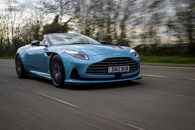 애스턴마틴 DB12