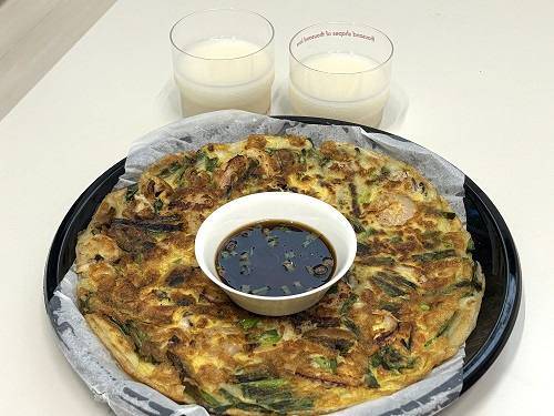 파전과 막걸리. 자생한방병원 제공