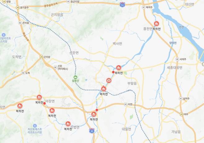 경기도 용인·이천·여주를 가로질러 흐르는 복하천은 유로연장 38.5㎞의 국가하천이다. 복하천(가운데)은 3개 지역을 거쳐 흘러 남한강(오른쪽 위)에 합류한다. 자료제공=네이버