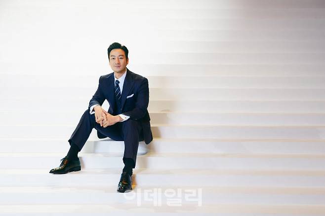 연극 ‘벚꽃동산’에서 황두식 역을 맡은 배우 박해수. (사진=LG아트센터)