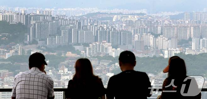 서울 남산에서 바라본 아파트 단지. 2024.7.1/뉴스1 ⓒ News1 임세영 기자