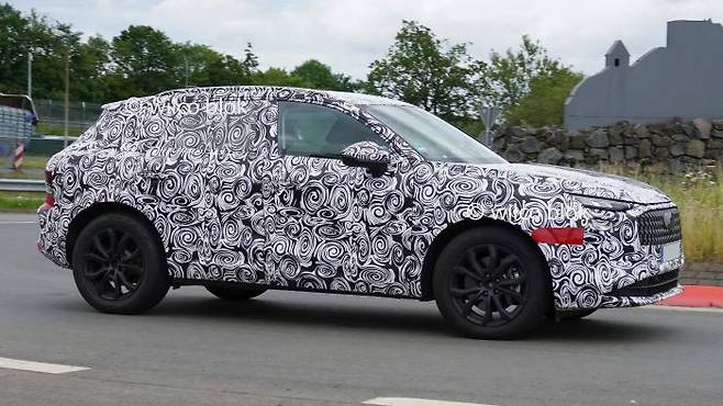 &nbsp;아우디 신형 Q3 스파이샷 (출처: 모터1)