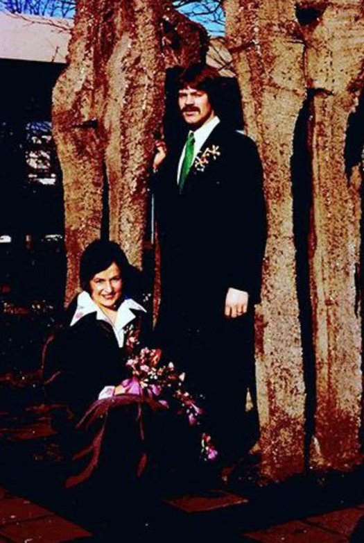 얀 파버(70)와 엘스 반 리닝겐(71)가 결혼했을때 찍은 사진. X(트위터) 캡처