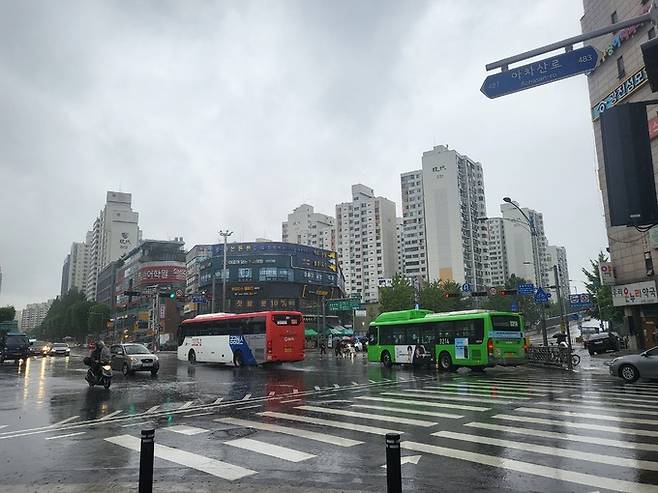 2일 서울 광진구 광장동 사거리 전경.