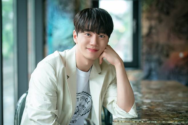 티빙 오리지널 드라마 ‘나는 대놓고 신데렐라를 꿈꾼다’에 문차민 역으로 출연한 배우 이준영. 사진 티빙