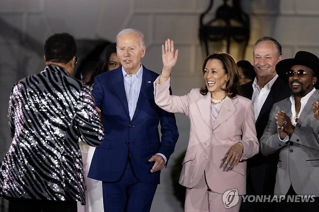 조 바이든 미국 대통령과 카멀라 해리스 부통령 [EPA 연합뉴스 자료 사진. 재판매 및 DB 금지]