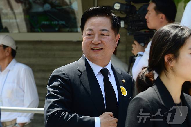 고 노무현 전 대통령 서거 15주기인 23일 오후 경남 김해시 봉하마을에서 열린 추도식에 김두관 의원이 참석하고 있다. (공동취재) 2023.5.23/뉴스1 ⓒ News1 구윤성 기자