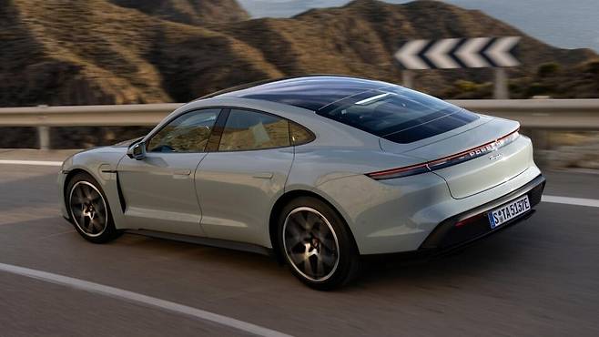 포르쉐 '타이칸 페이스리프트'