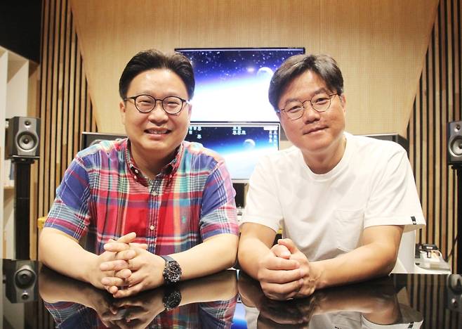 한국 홍보 전문가 서경덕 성신여대 교수(왼쪽)과 나영석 PD