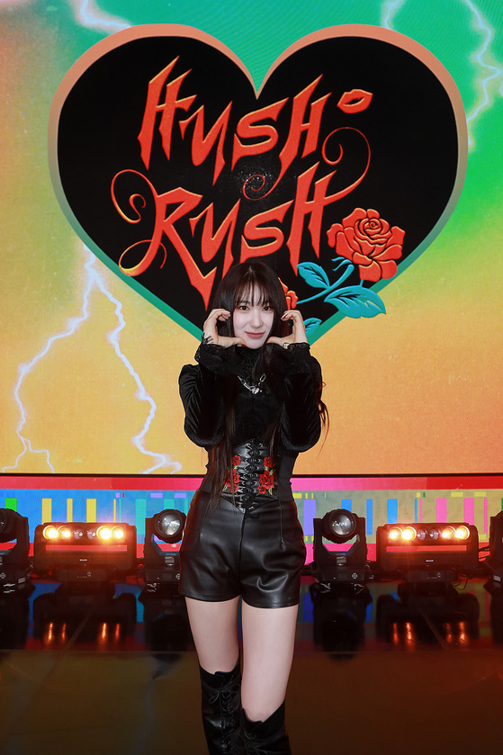 Lee Chae Yeon poses during a press showcase to promote her solo debut EP "Hush Rush" at Yes24 Live Hall in Gwangjin District, eastern Seoul, on Wednesday. [WM ENTERTAINMENT]