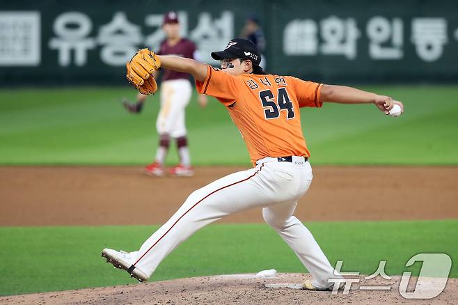 5일 오후 인천시 SSG랜더스필드에서 열린 프로야구 ‘KBO 올스타 프라이데이’ 퓨처스 올스타전 북부리그와 남부리그의 경기에서 북부 김서현이 6회말 역투하고 있다. 2024.7.5/뉴스1 ⓒ News1 이승배 기자