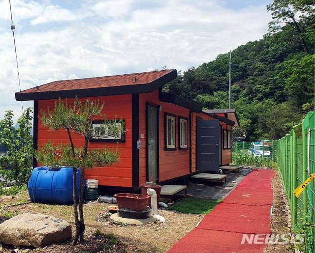 [춘천=뉴시스] 한윤식 기자 = 강원 춘천시 북산면 추전리의 한 농막 컨테이너.2020.05.28. ysh＠newsis.com