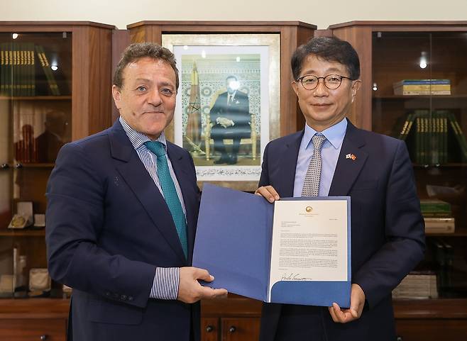 박상우 국토부장관(오른쪽)과 모하메드 압델잘릴 모로코 교통물류부 장관 [국토부 제공. 재판매 및 DB 금지]