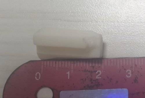 유명 프랜차이즈 업체 아이스크림을 먹다가 커다란 고무를 발견했다는 소비자 제보가 나왔다. 연합뉴스