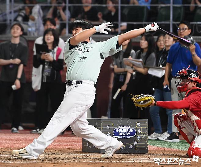 한화 내야수 노시환은  6일 인천 SSG랜더스필드에서 열릴 '2024 신한 SOL Bank KBO 리그 올스타전'에 결장한다. 노시환은 이날 어깨 통증으로 병원 검진이 예상돼 있다. 엑스포츠뉴스 DB