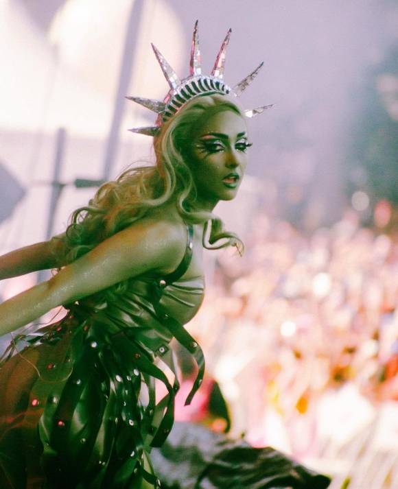 출처: 채펠 로안 인스타그램