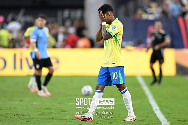 ▲ 삼바축구 브라질이 2024 코파 아메리카 8강에서 탈락했다. 2019년 우승 이후 두 대회 연속 정상 탈환에 실패했다. 우루과이는 10명으로 브라질과 비긴 뒤 승부차기를 통해 준결승에 올랐다.