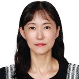 김의향패션&스타일 칼럼니스트 현 케이노트 대표, 전 보그 코리아 패션 디렉터