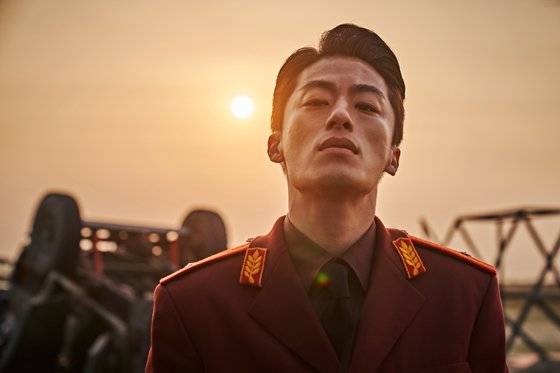 영화 '탈주'는 내일을 위해 남한으로 귀순을 결심한 북한병사 규남(이제훈)과 그를 쫓는 보위부 장교 현상(구교환, 사진)의 긴박한 추격전을 그렸다. 사진 플러스엠 엔터테인먼트