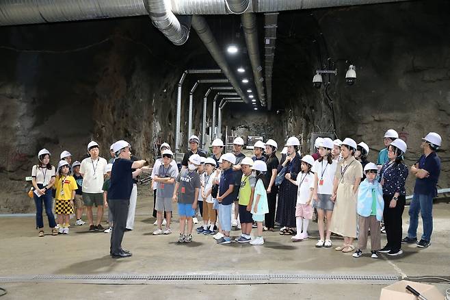 한국원자력연구원 지하처분 연구시설 견학 [한국원자력연구원 제공. 재판매 및 DB 금지]