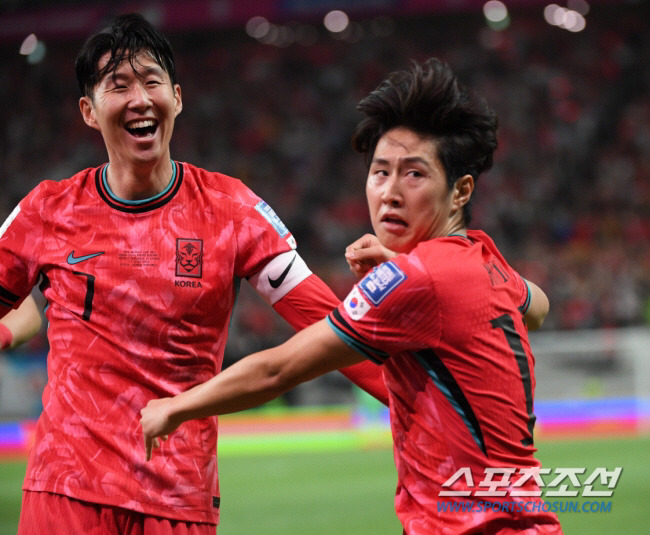 11일 서울월드컵경기장에서 열린 2026 FIFA 북중미 월드컵 2차 예선 대한민국과 중국의 경기. 손흥민이 선취골을 넣은 이강인과 함께 환호하고 있다. 상암=박재만 기자 pjm@sportschosun.com/2024.06.11/