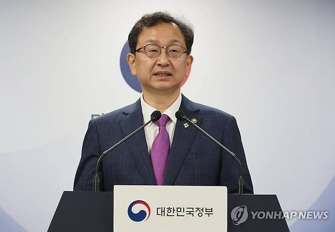 브리핑하는 정승윤 권익위 부위원장.연합뉴스