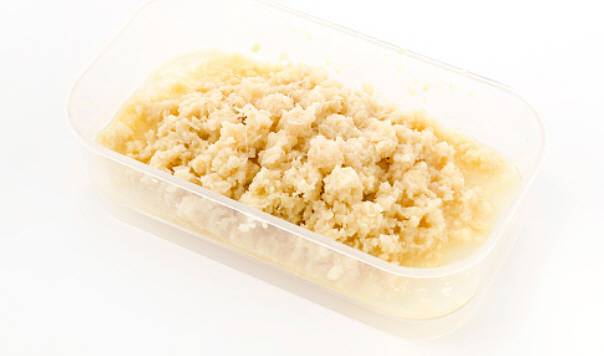 다진 마늘을 갈변하지 않고 오래 보관하려면 냉동 보관해야 한다./사진=게티이미지뱅크