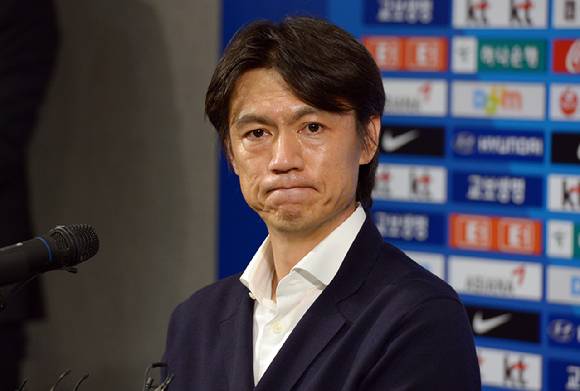 지난 2014년 7월 10일 오전 서울 종로구 신문로 대한축구협회 회의실에서 축구국가대표팀 홍명보 감독의 사퇴 기자회견을 하고 있다. [사진=뉴시스]