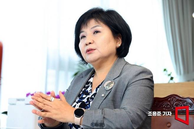 김미영 금융감독원 금융소비자보호처장이 여의도 금감원 사무실에서 아시아경제와 인터뷰를 하고 있다. 사진=조용준 기자 jun21@