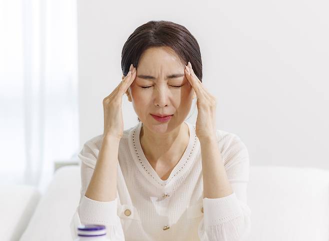 6시간 이상 음식을 섭취하지 않는 것도 두통을 유발하는 원인 중 하나다. 소량이라도 꼭 아침 식사를 하는 게 좋다./사진=클립아트코리아