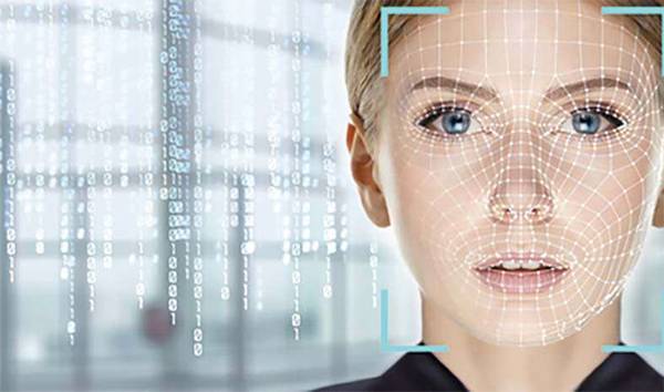 인천공항은 안내로봇, AI 등을 도입해 스마트 공항으로 거듭나고 있다 /인천국제공항공사